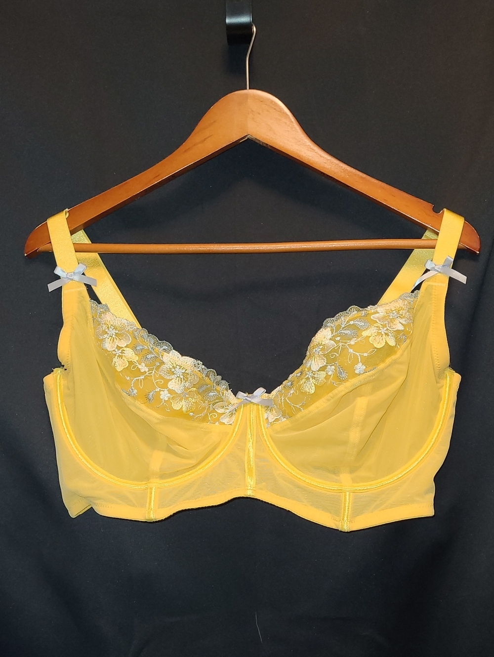 Adore Me  BOUTIQUE LARGE CUP 38H Embroidered Underwire Bra with Silver Accents